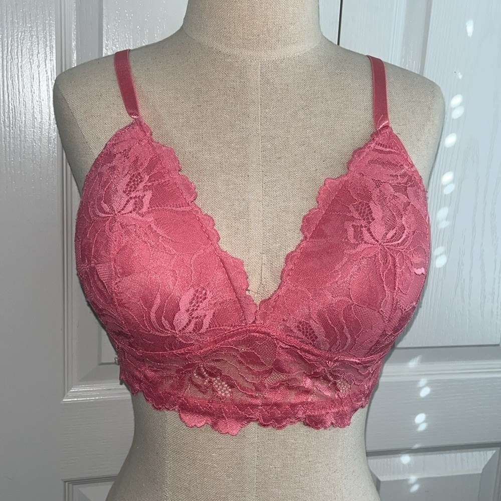 Two Lacy XL Bralettes - Picture 9 of 9